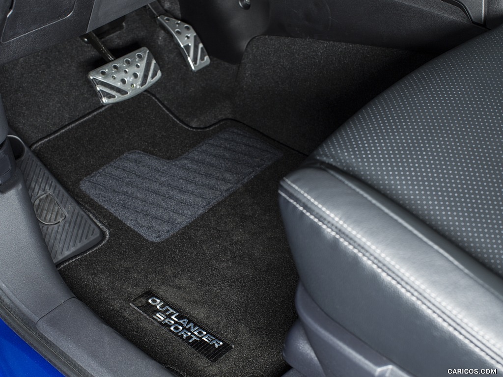 2016 Mitsubishi Outlander Sport SEL - Pedals