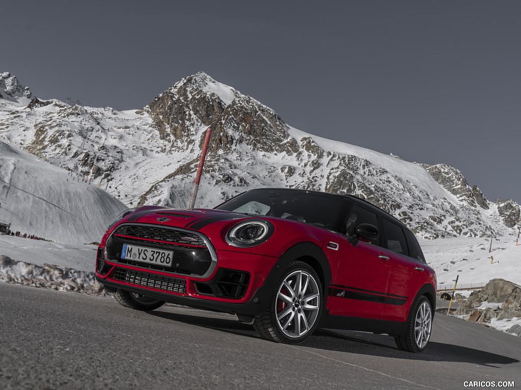 2017 MINI Clubman John Cooper Works - Front Three-Quarter