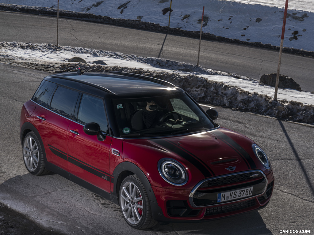 2017 MINI Clubman John Cooper Works - Front Three-Quarter