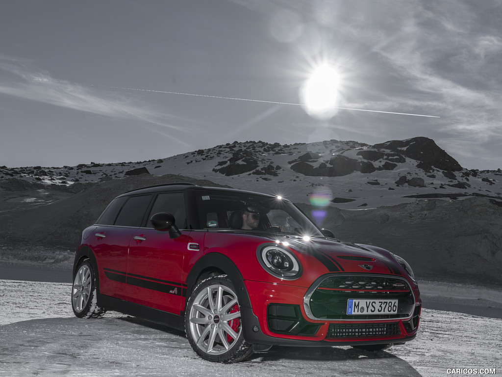 2017 MINI Clubman John Cooper Works in Snow - Front Three-Quarter