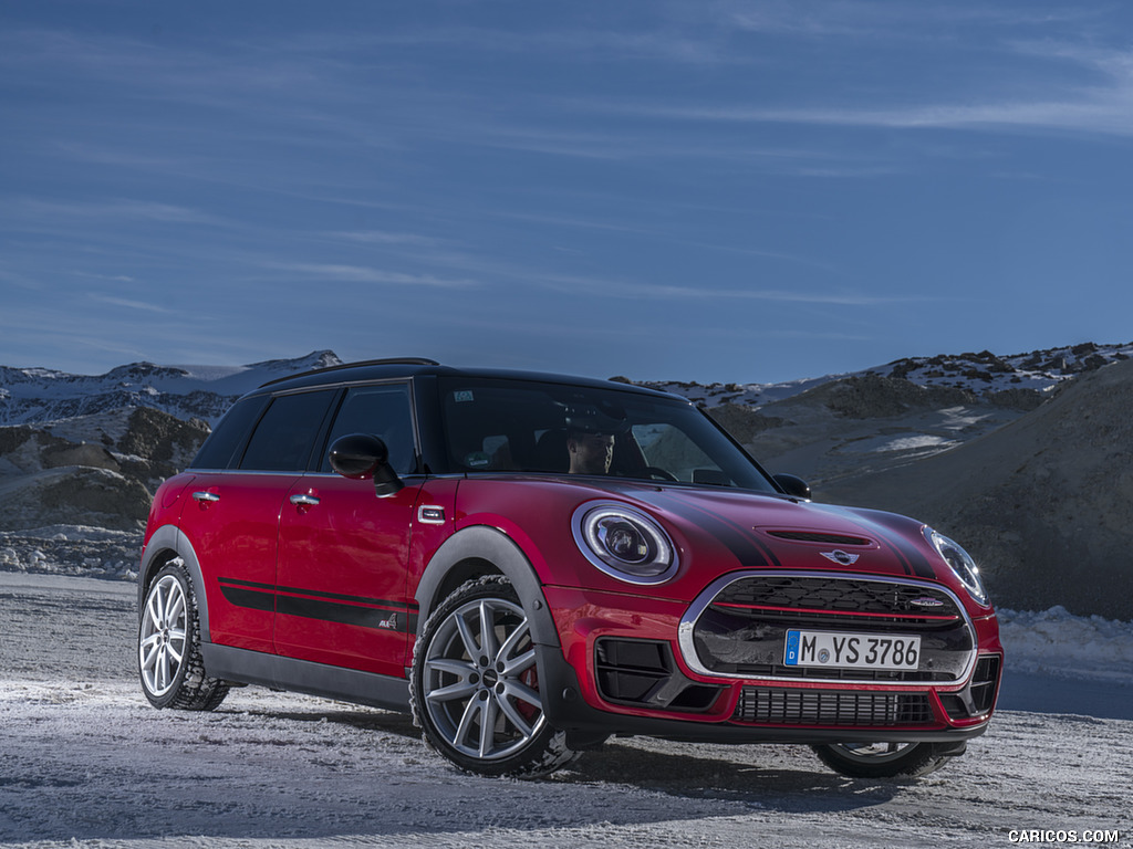 2017 MINI Clubman John Cooper Works in Snow - Front Three-Quarter