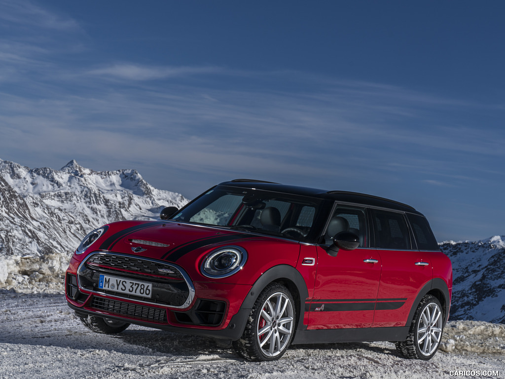 2017 MINI Clubman John Cooper Works in Snow - Front Three-Quarter