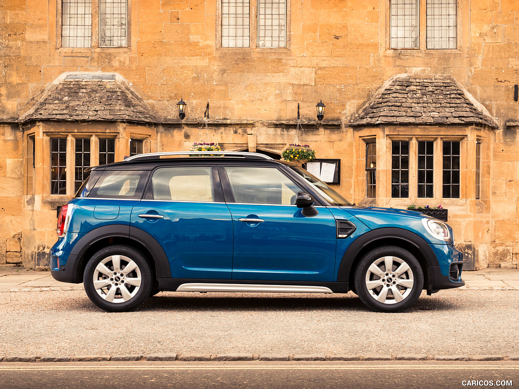 2017 MINI Cooper D Countryman (UK-Spec) - Side