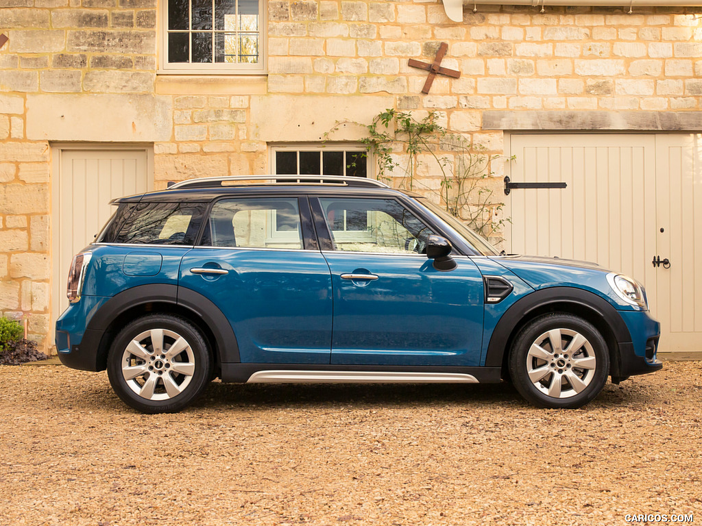 2017 MINI Cooper D Countryman (UK-Spec) - Side