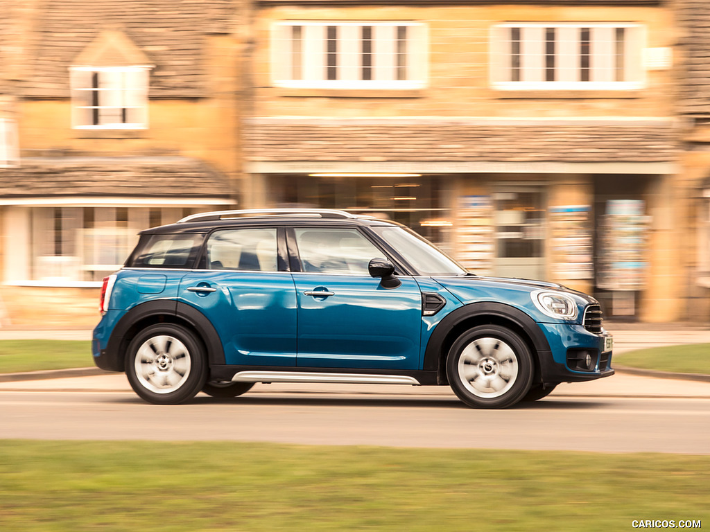 2017 MINI Cooper D Countryman (UK-Spec) - Side