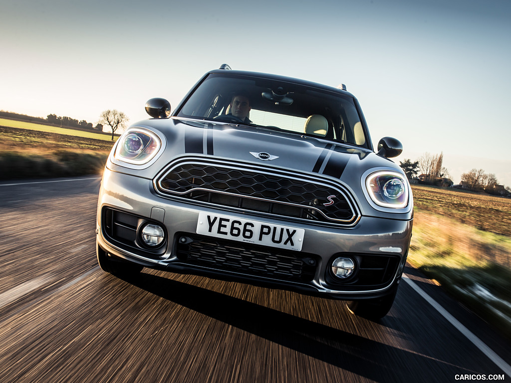 2017 MINI Cooper S Countryman (UK-Spec) - Front