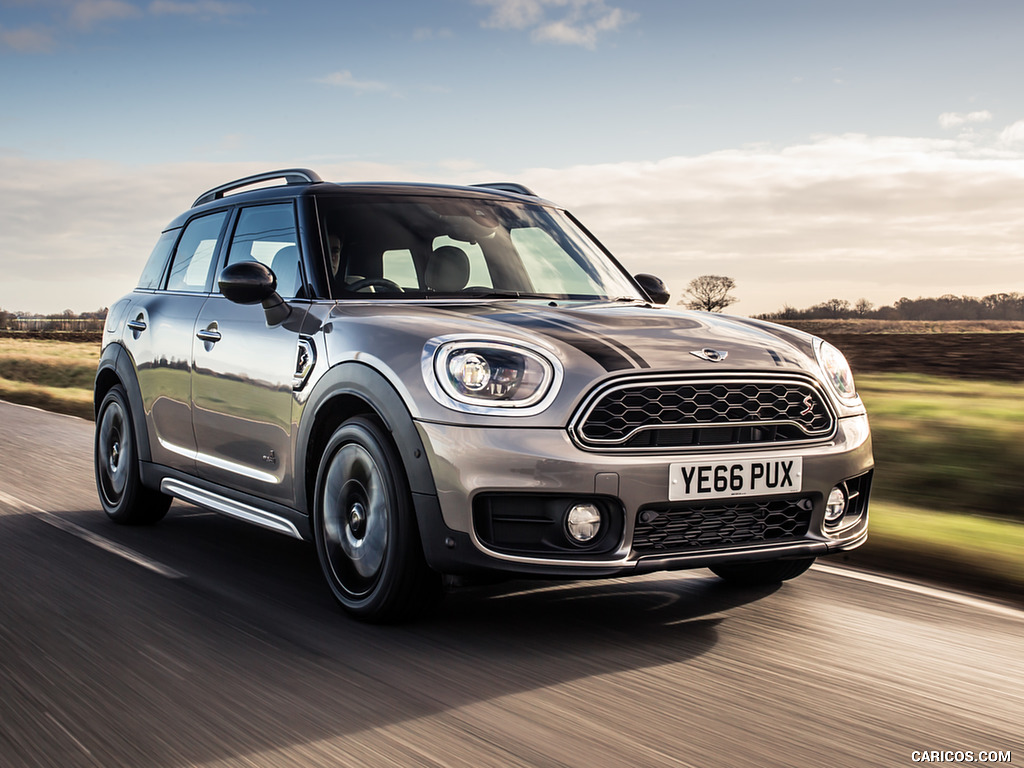 2017 MINI Cooper S Countryman (UK-Spec) - Front Three-Quarter