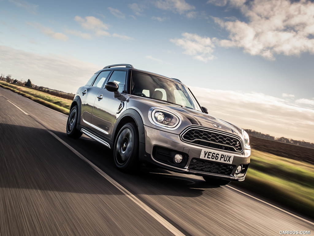 2017 MINI Cooper S Countryman (UK-Spec) - Front Three-Quarter