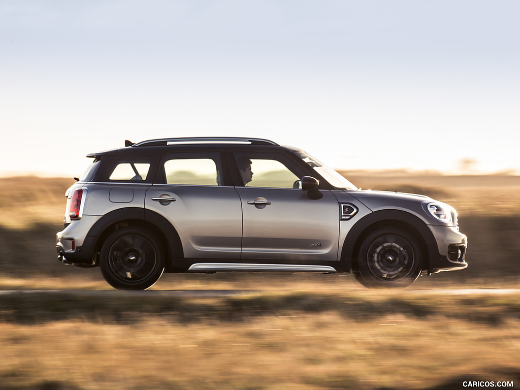 2017 MINI Cooper S Countryman (UK-Spec) - Side