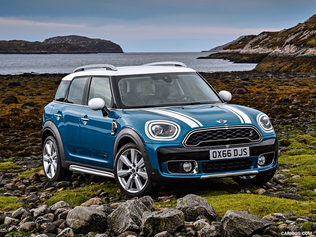 2017 MINI Cooper S Countryman ALL4 - Front Three-Quarter