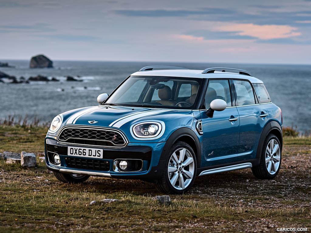 2017 MINI Cooper S Countryman ALL4 - Front Three-Quarter