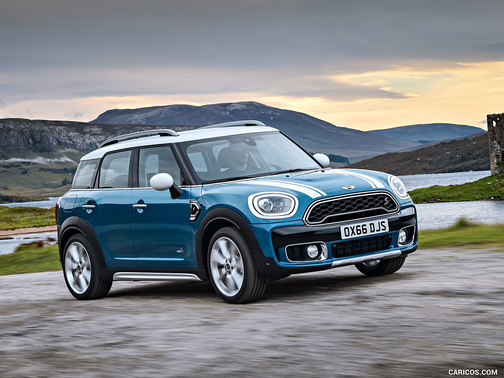 2017 MINI Cooper S Countryman ALL4 - Front Three-Quarter