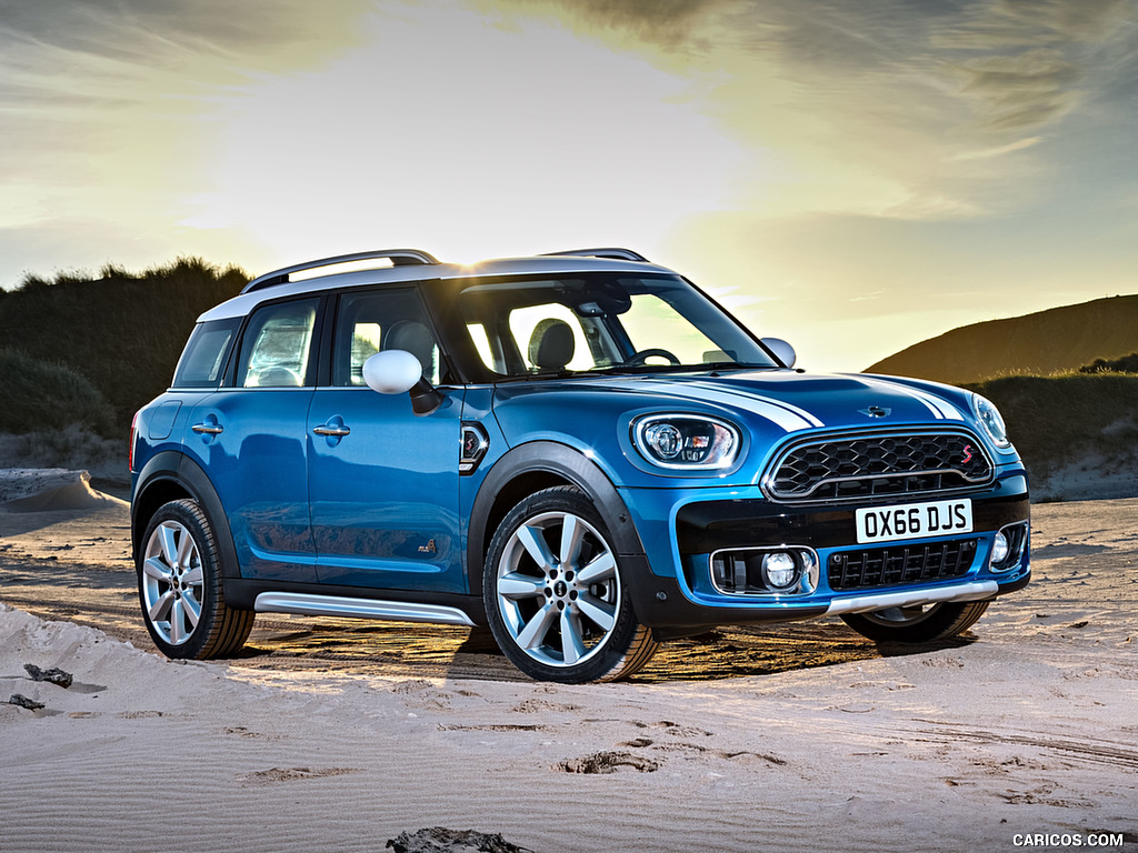 2017 MINI Cooper S Countryman ALL4 - Front Three-Quarter