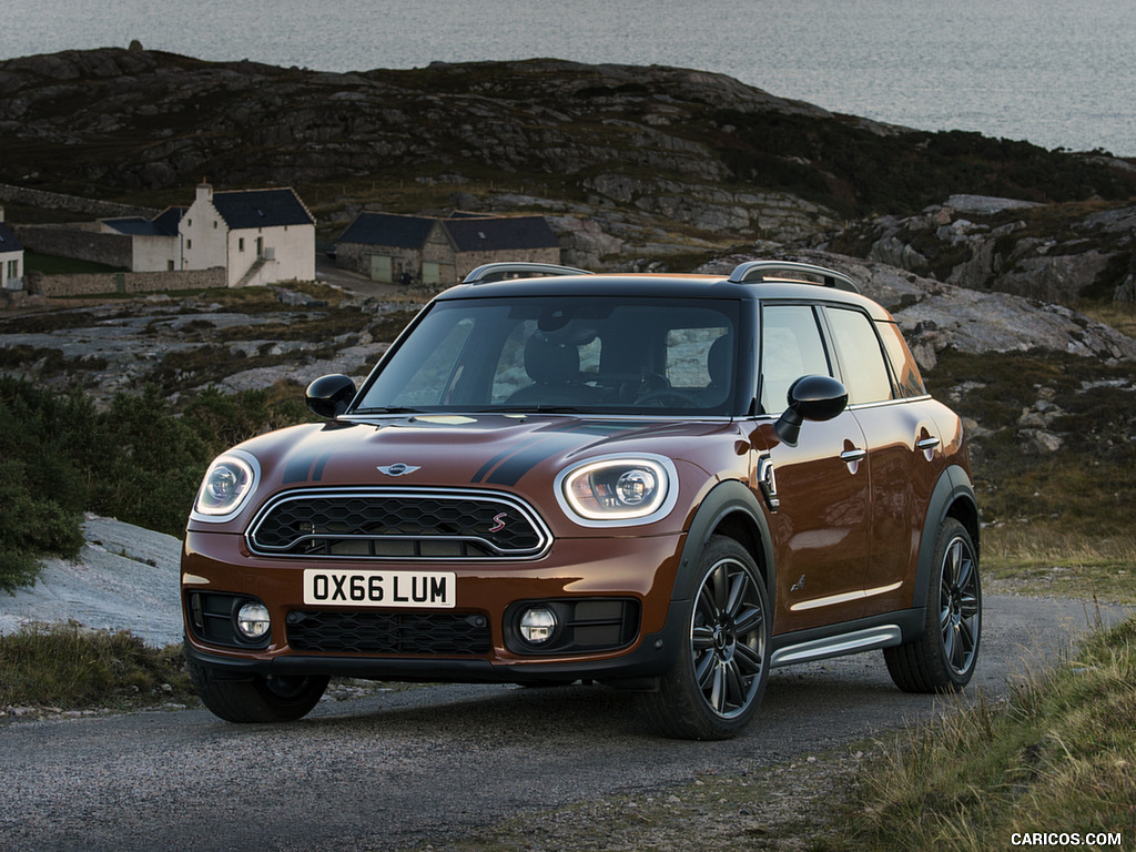 2017 MINI Cooper S Countryman ALL4 - Front Three-Quarter