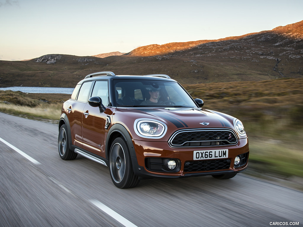 2017 MINI Cooper S Countryman ALL4 - Front Three-Quarter