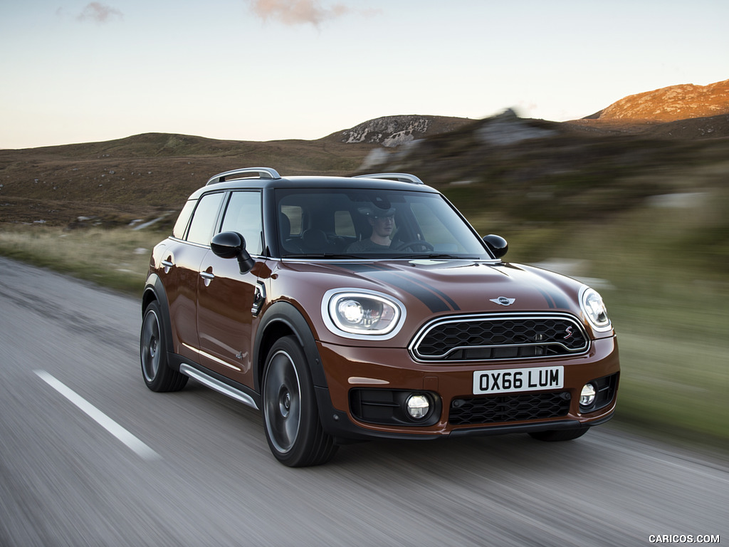 2017 MINI Cooper S Countryman ALL4 - Front Three-Quarter