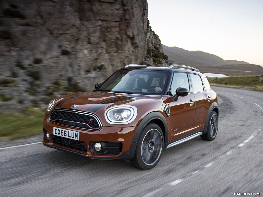 2017 MINI Cooper S Countryman ALL4 - Front Three-Quarter