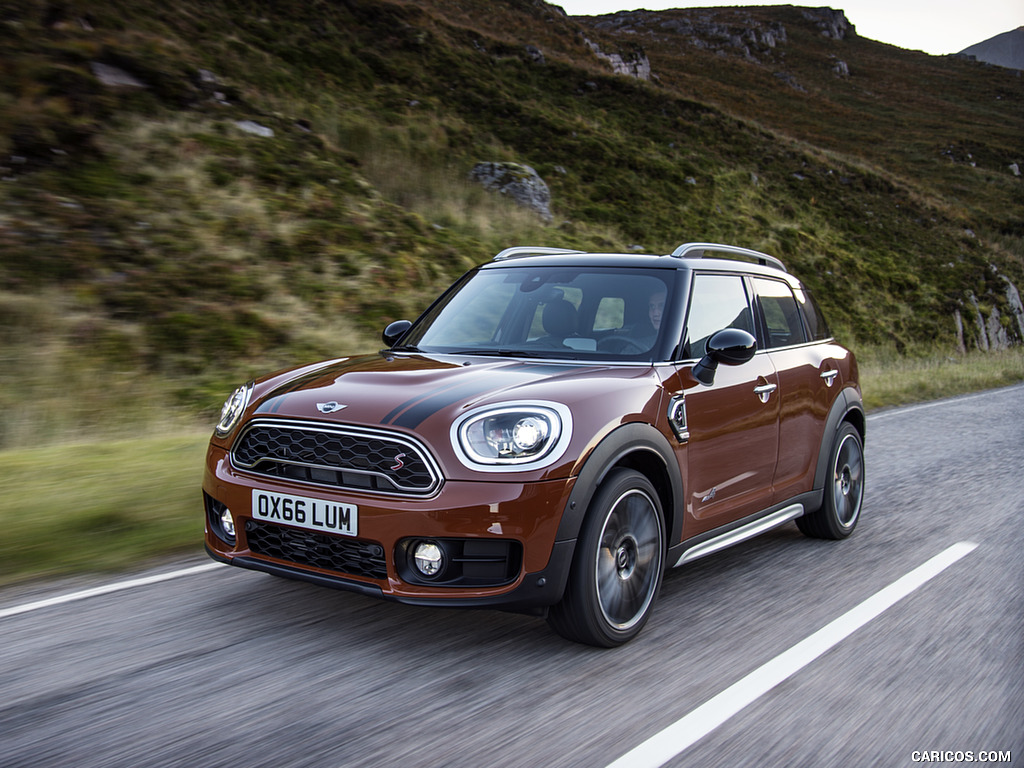 2017 MINI Cooper S Countryman ALL4 - Front Three-Quarter