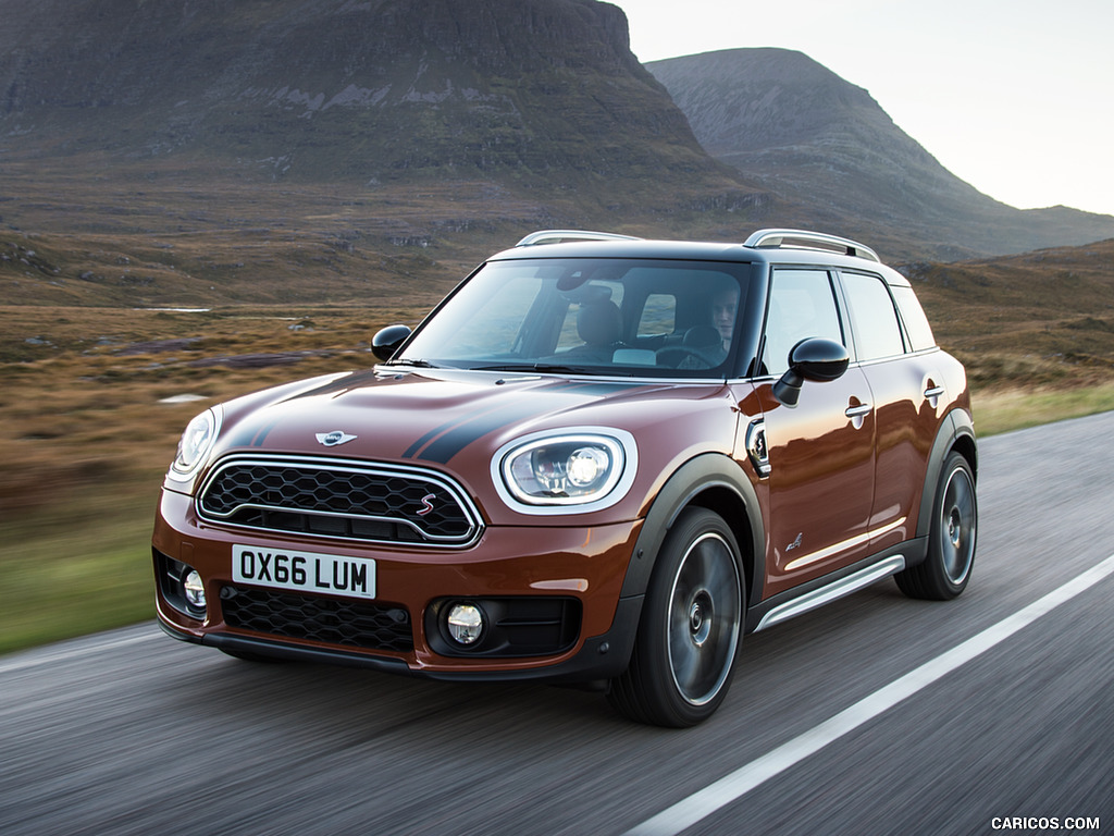 2017 MINI Cooper S Countryman ALL4 - Front Three-Quarter