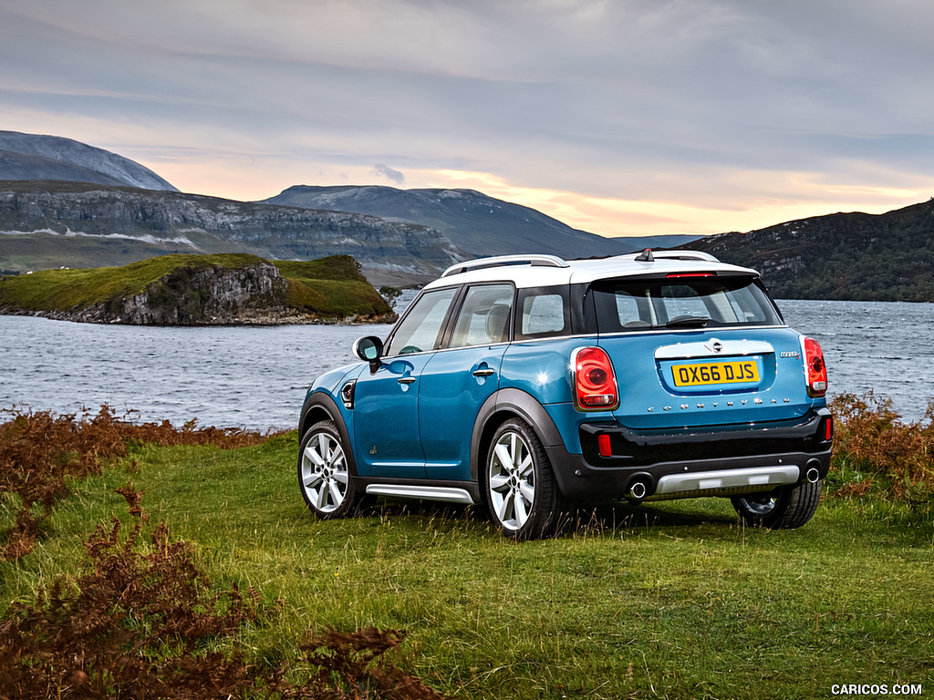 2017 MINI Cooper S Countryman ALL4 - Rear Three-Quarter