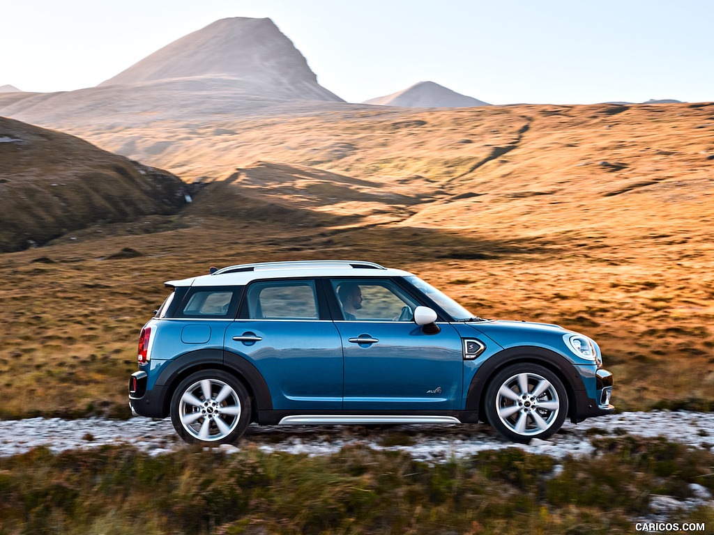 2017 MINI Cooper S Countryman ALL4 - Side