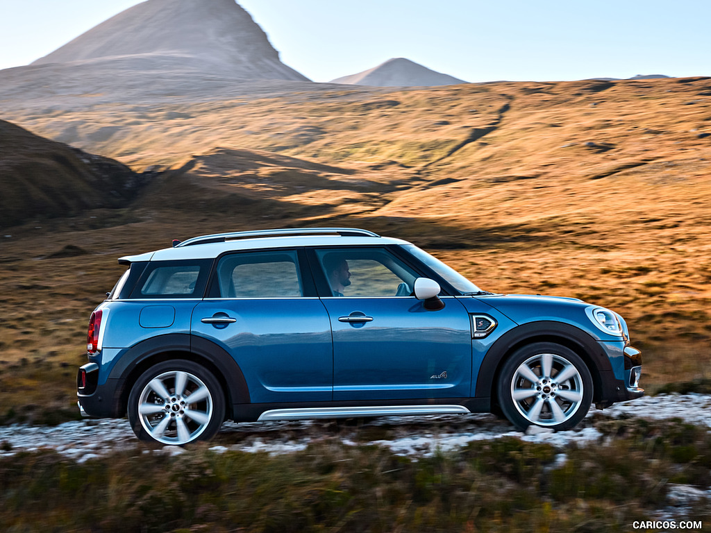 2017 MINI Cooper S Countryman ALL4 - Side