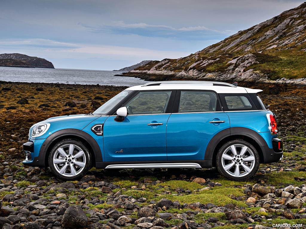 2017 MINI Cooper S Countryman ALL4 - Side