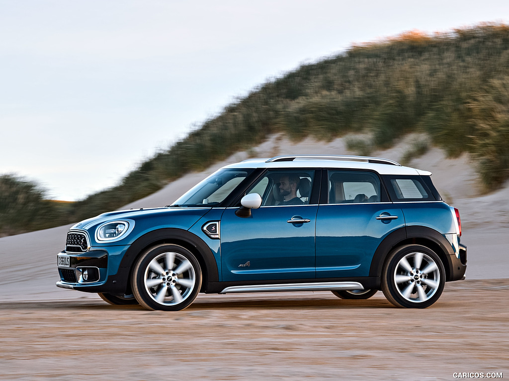 2017 MINI Cooper S Countryman ALL4 - Side