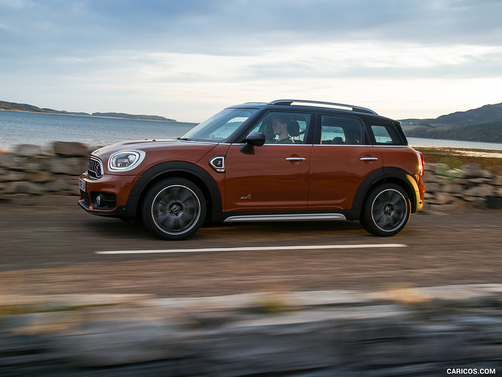 2017 MINI Cooper S Countryman ALL4 - Side