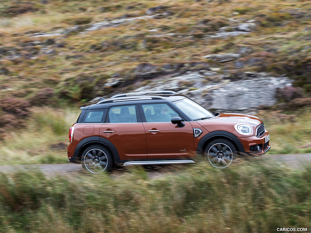 2017 MINI Cooper S Countryman ALL4 - Side