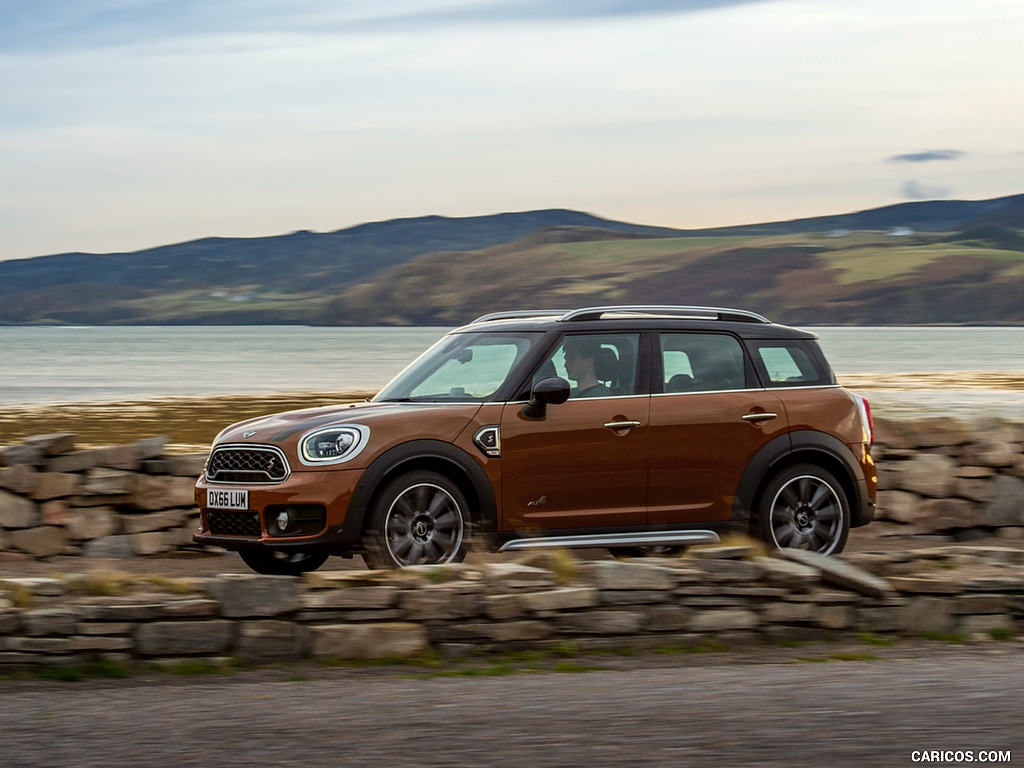 2017 MINI Cooper S Countryman ALL4 - Side