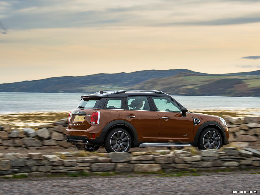 2017 MINI Cooper S Countryman ALL4 - Side