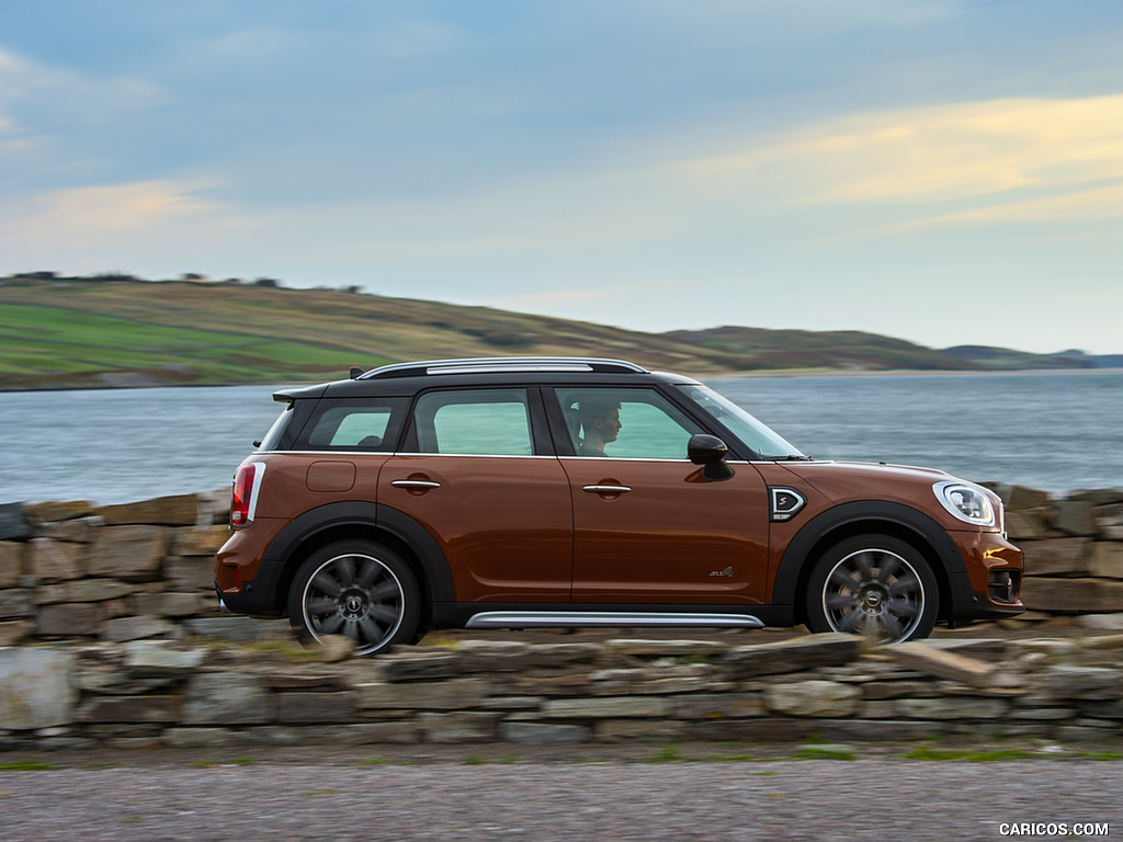 2017 MINI Cooper S Countryman ALL4 - Side