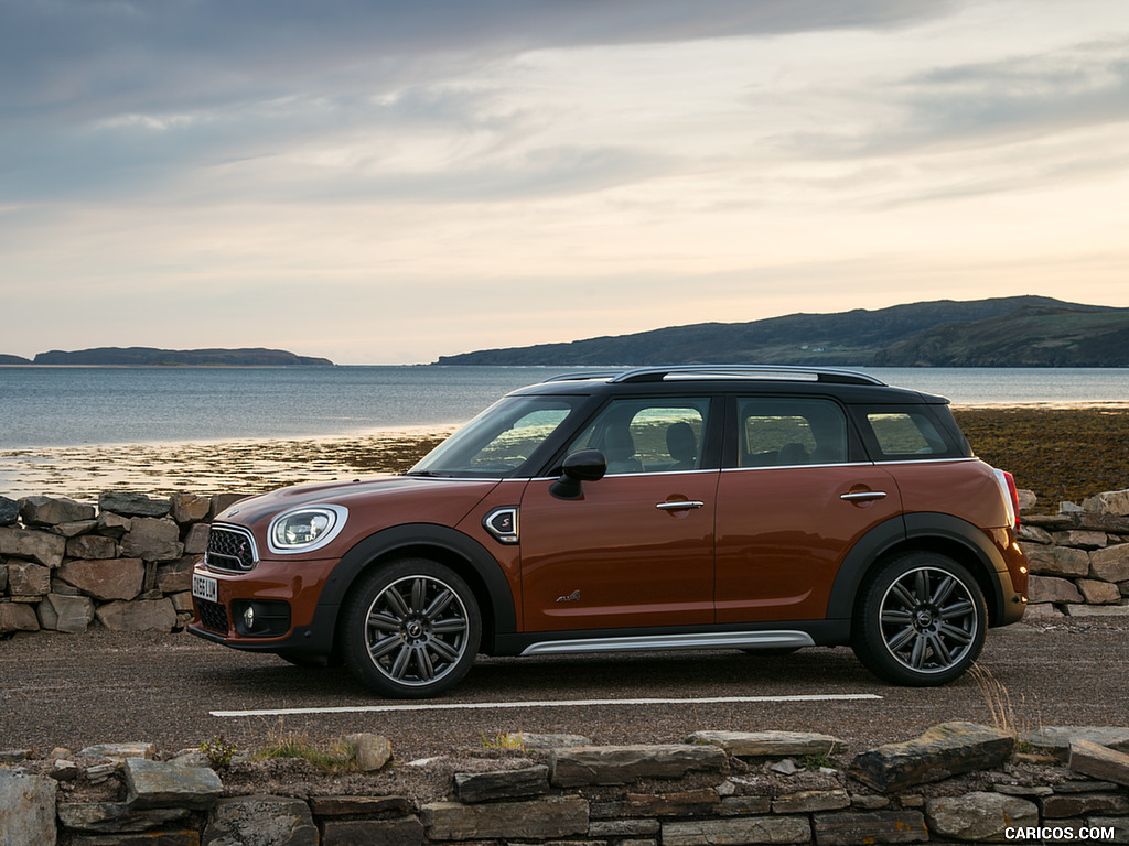 2017 MINI Cooper S Countryman ALL4 - Side