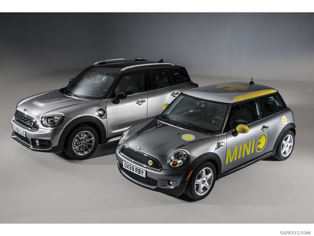 2017 MINI Cooper S E Countryman ALL4 Plug-in-Hybrid - Front Three-Quarter