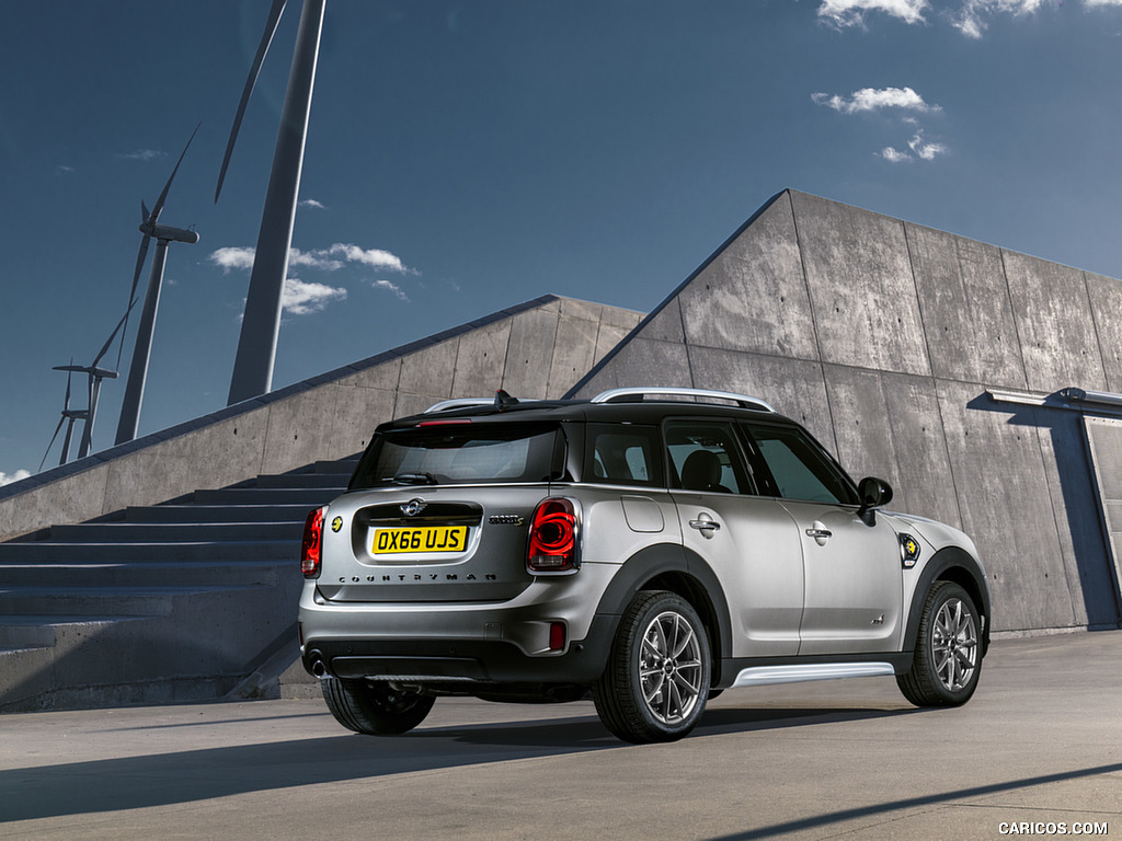 2017 MINI Cooper S E Countryman ALL4 Plug-in-Hybrid - Rear Three-Quarter