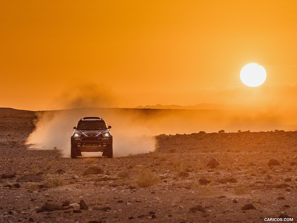 2017 MINI Countryman John Cooper Works Rally - In a Desert - Front