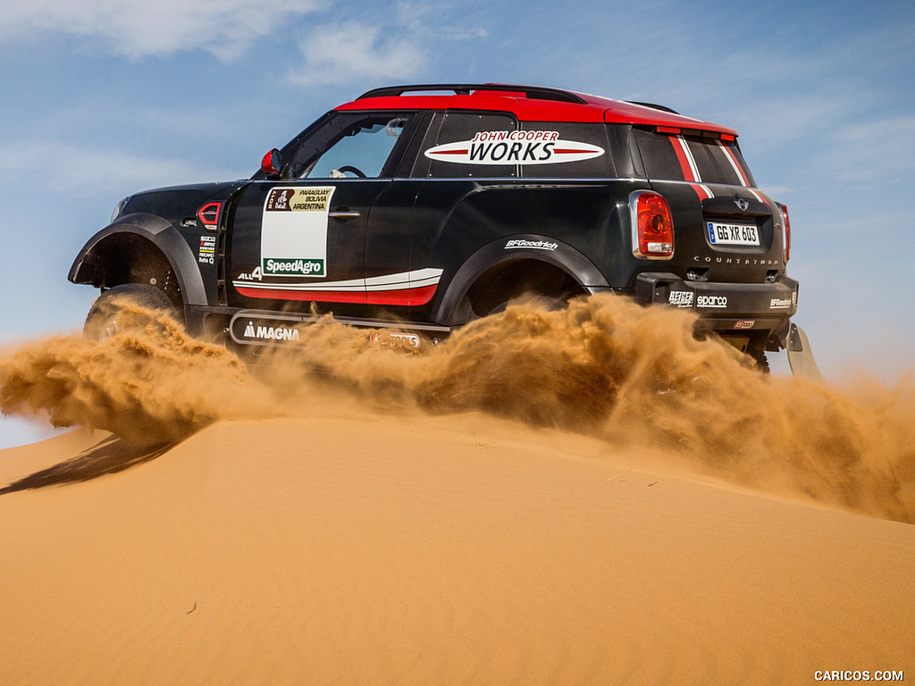 2017 MINI Countryman John Cooper Works Rally - In a Desert - Side