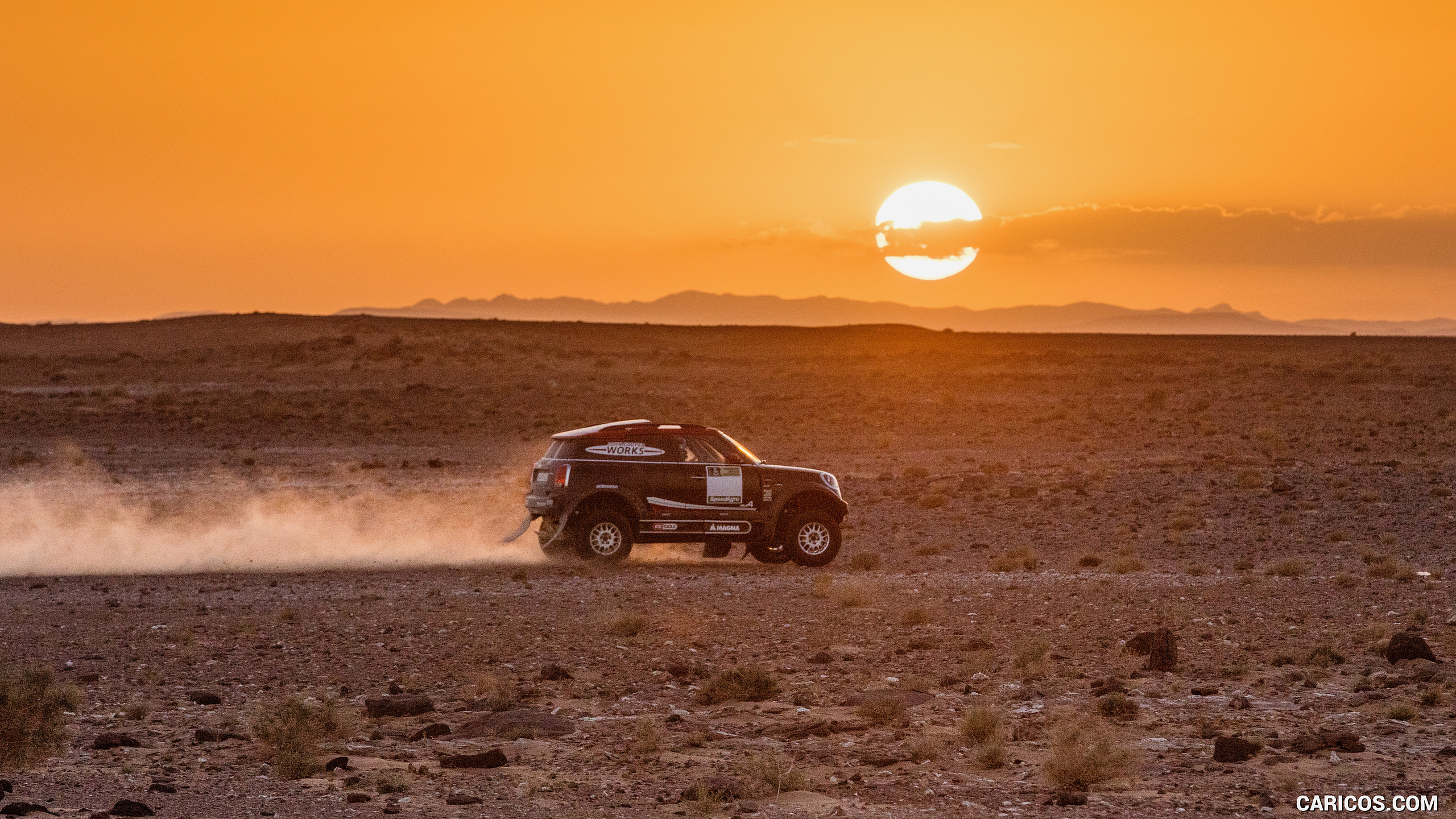 2017 MINI Countryman John Cooper Works Rally - In a Desert - Side, #13 of 58
