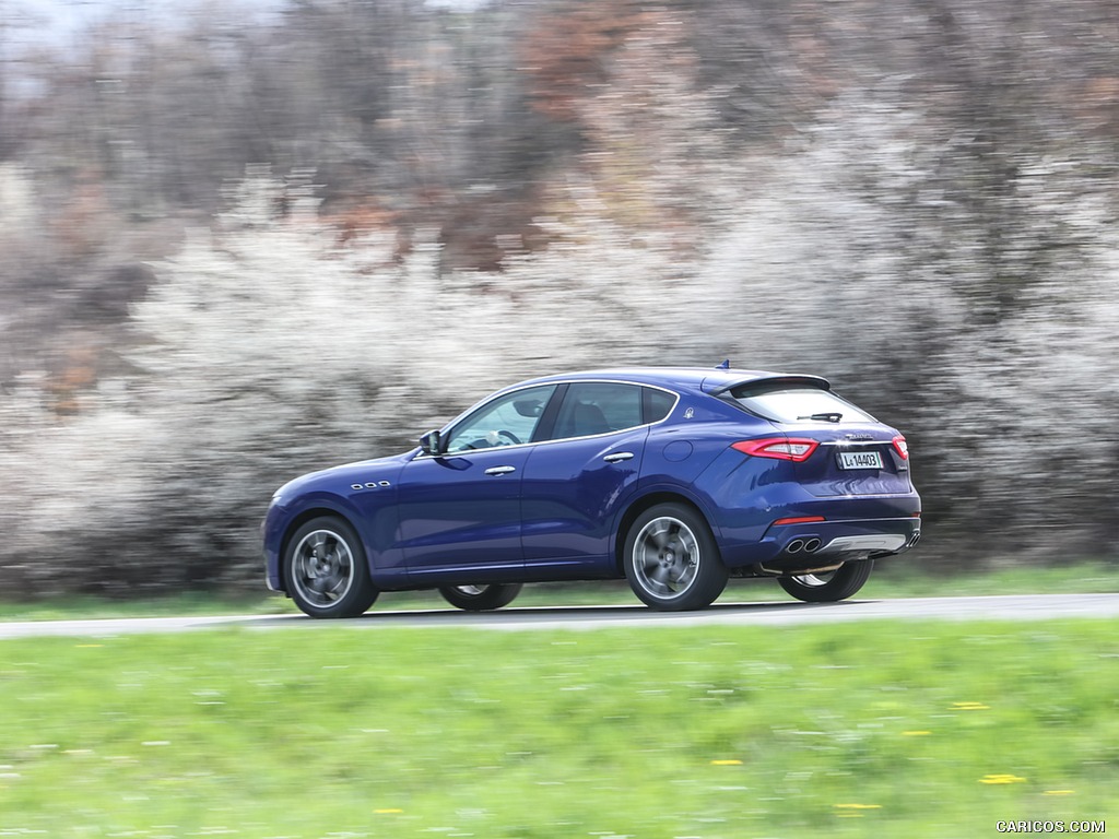 2017 Maserati Levante SUV - Side