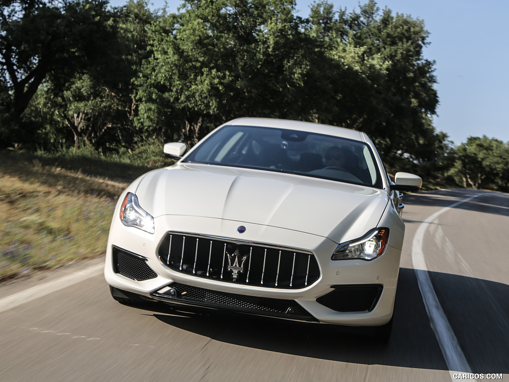 2017 Maserati Quattroporte GTS GranSport - Front