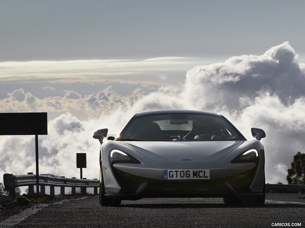 2017 McLaren 570GT - Front