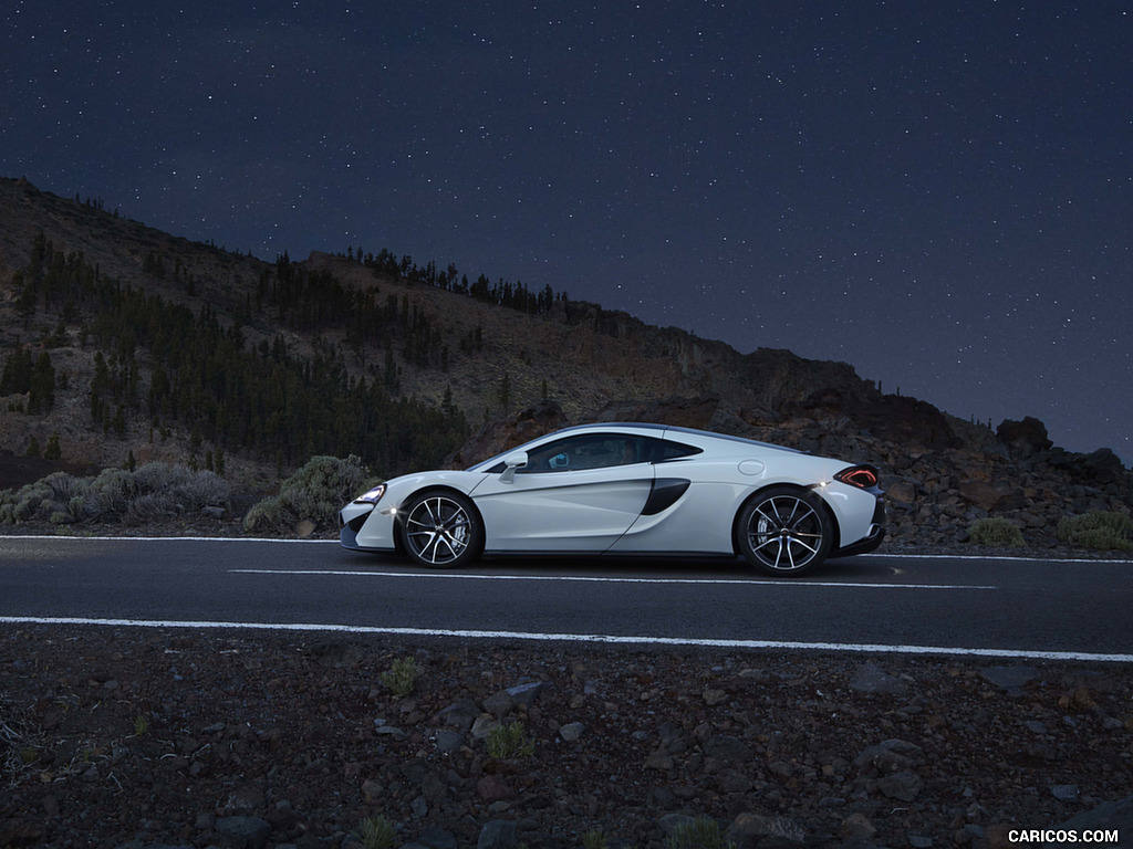 2017 McLaren 570GT - Side