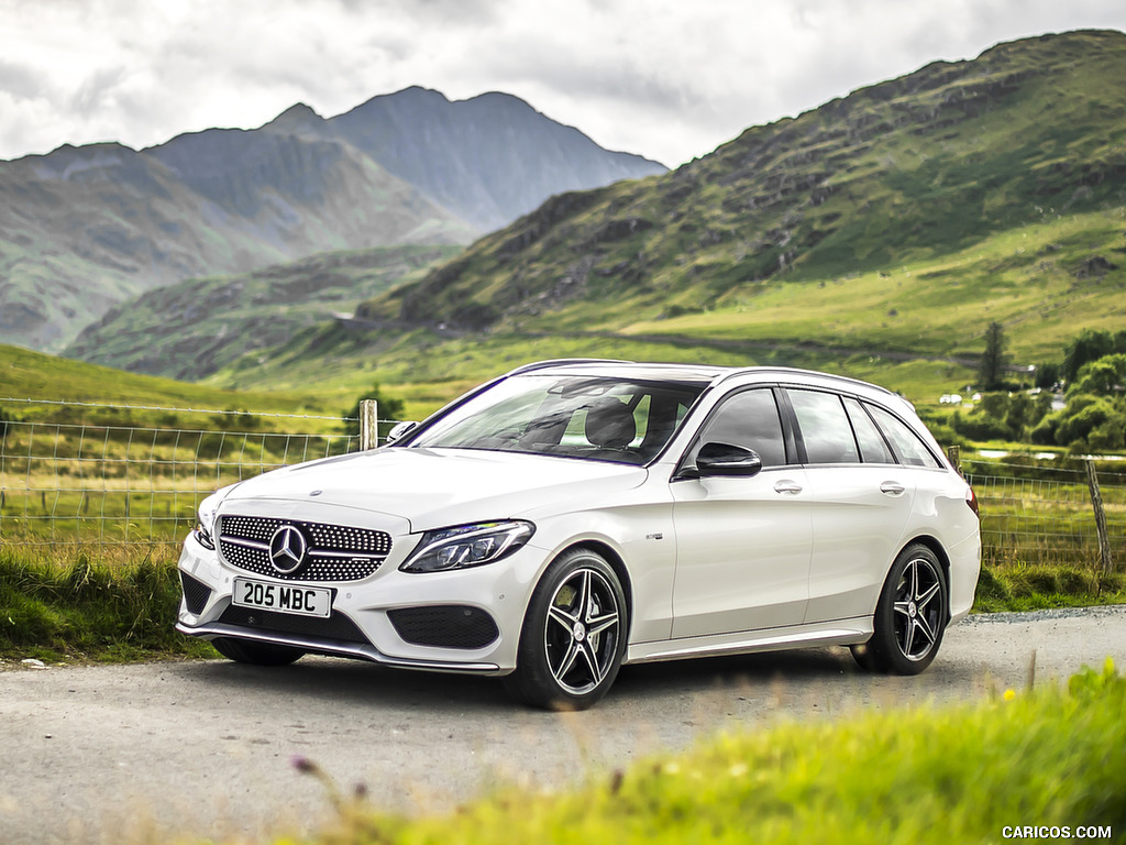 2017 Mercedes-AMG C43 Estate (UK-Spec) - Front Three-Quarter