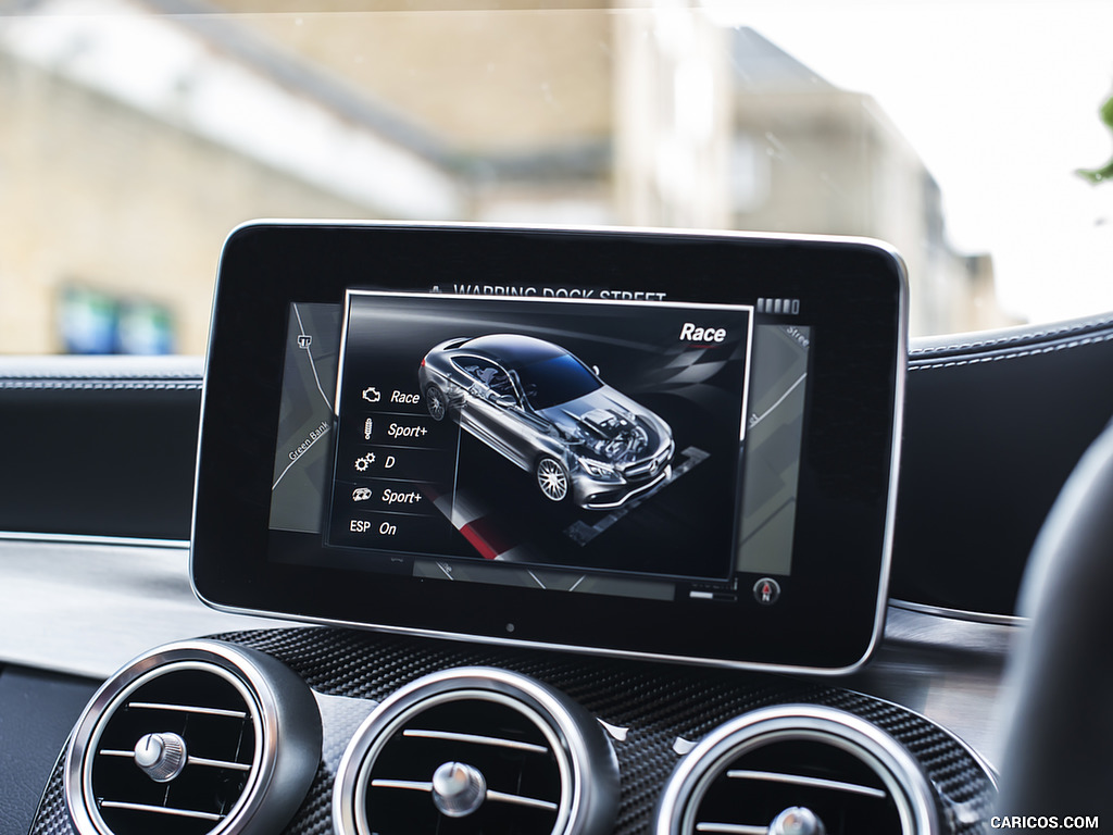 2017 Mercedes-AMG C63 S Coupe (UK-Spec) - Central Console