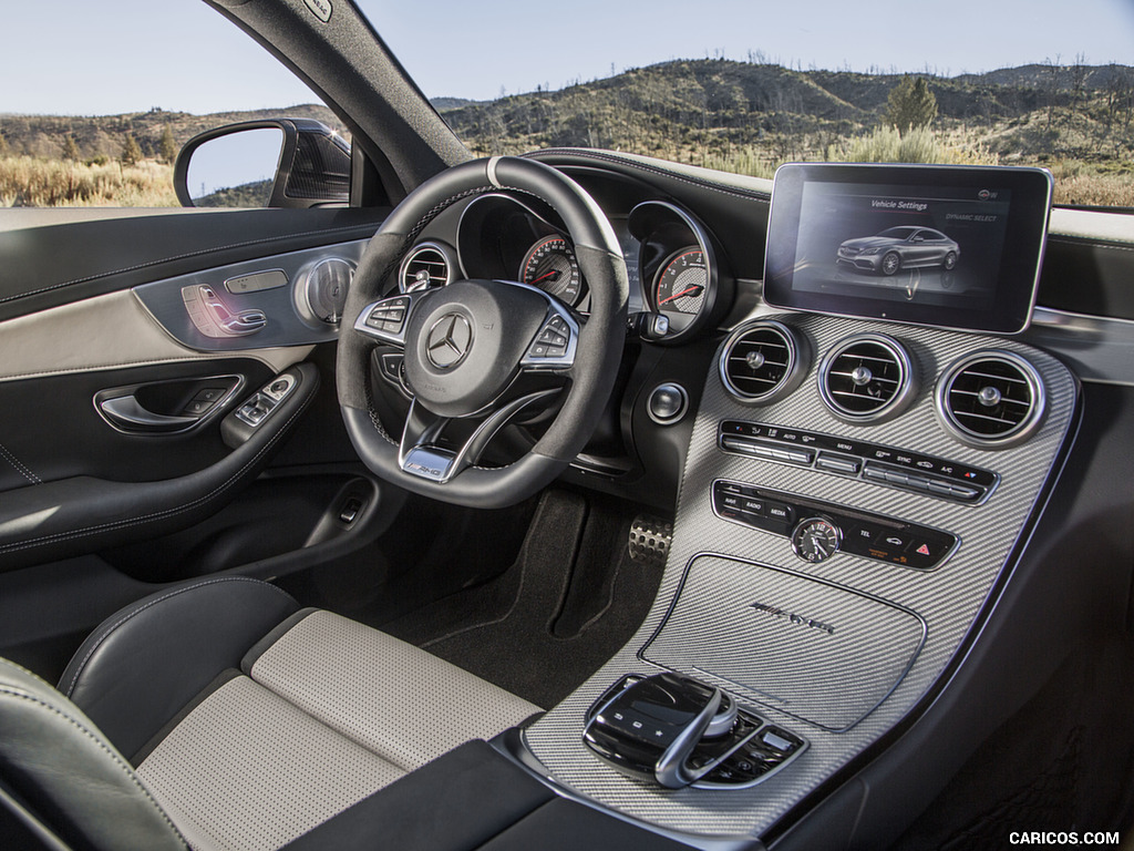 2017 Mercedes-AMG C63 S Coupe (US-Spec) - Central Console