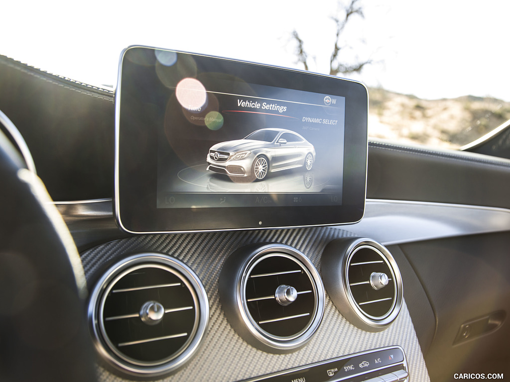 2017 Mercedes-AMG C63 S Coupe (US-Spec) - Central Console