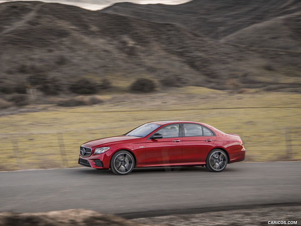 2017 Mercedes-AMG E43 Sedan (US-Spec) - Side