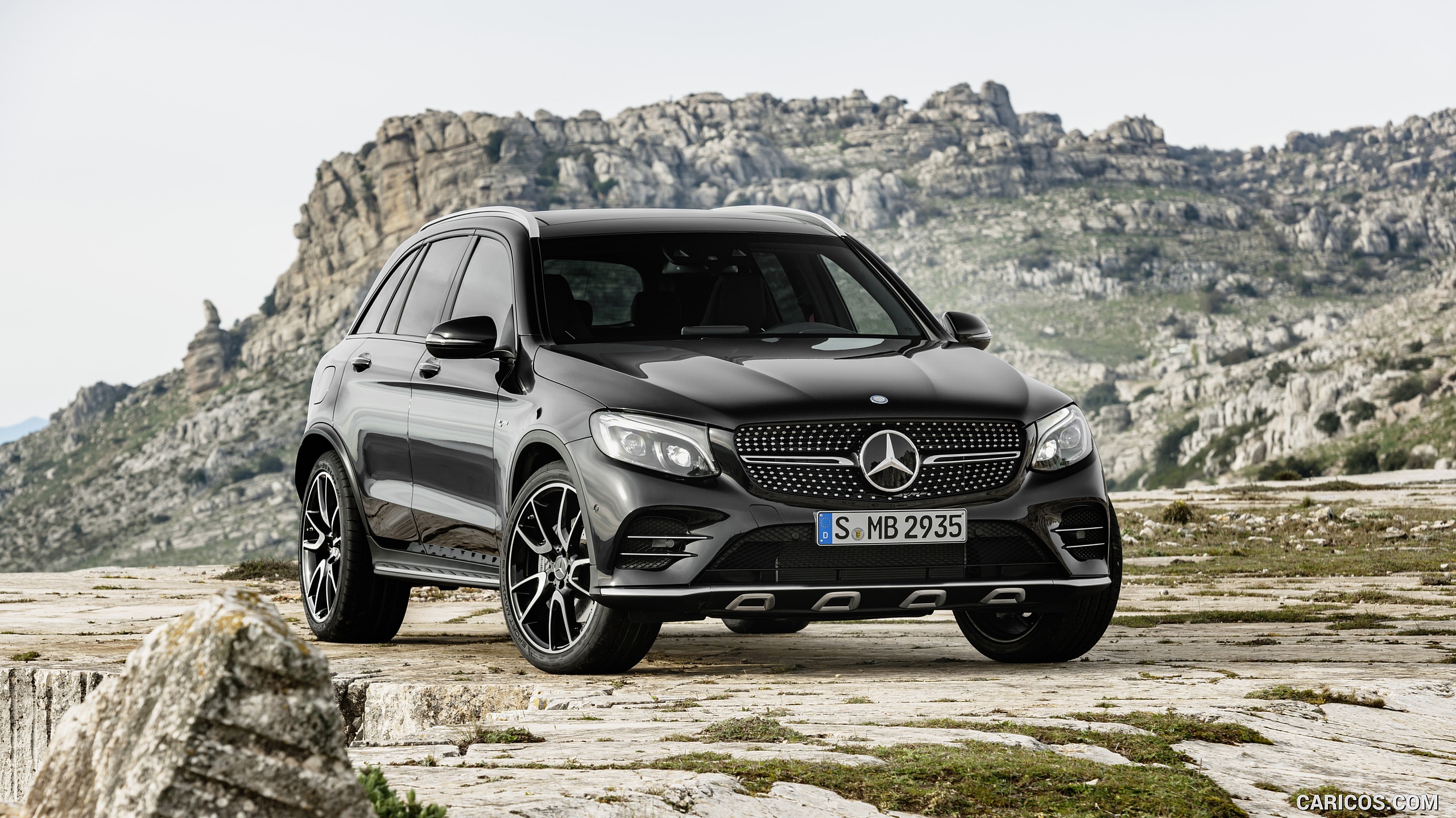 2017 Mercedes-AMG GLC 43 4MATIC (Chassis: X253, Color: Obsidian Black) - Front, #1 of 108