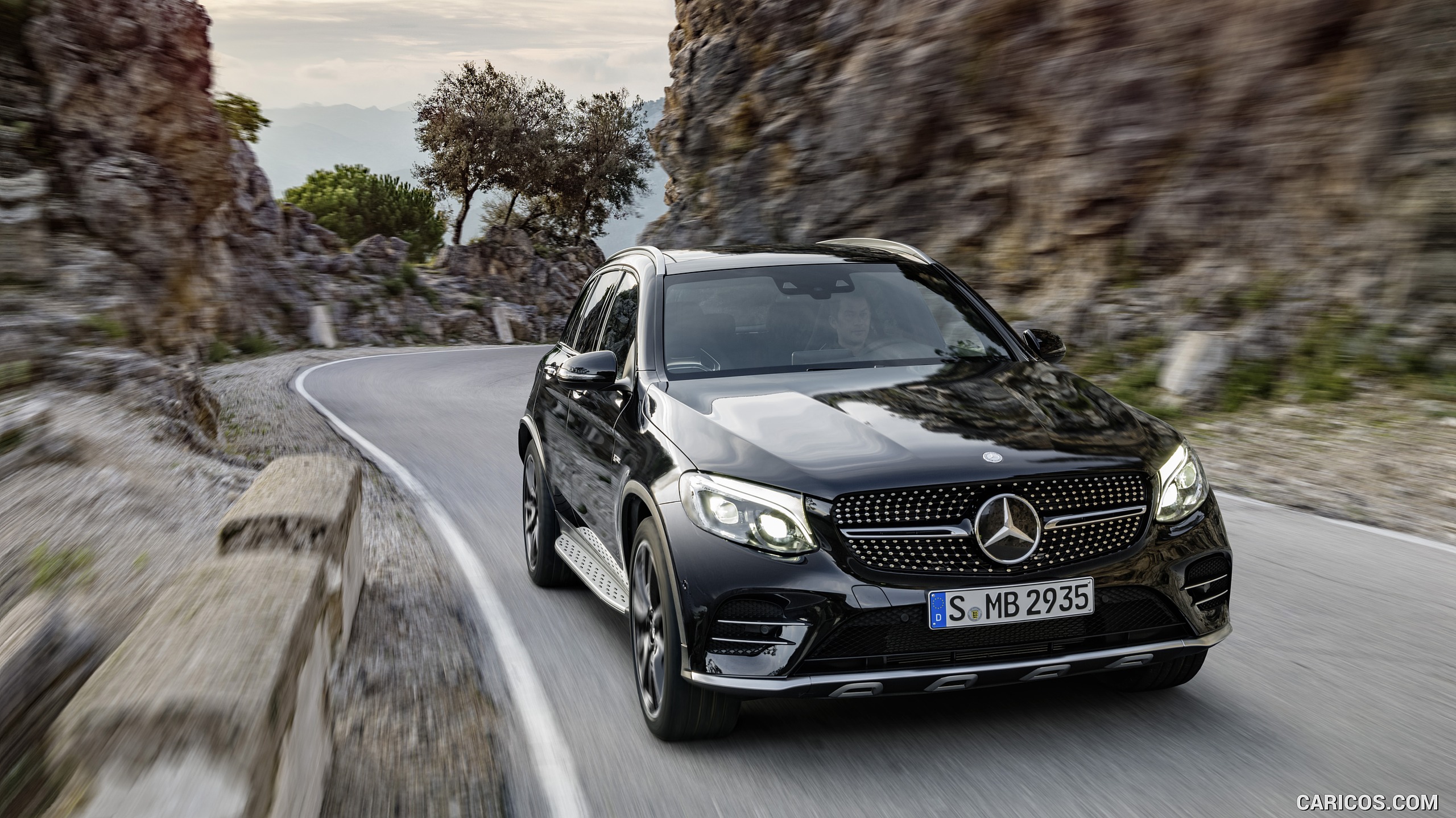 2017 Mercedes-AMG GLC 43 4MATIC (Chassis: X253, Color: Obsidian Black) - Front, #8 of 108
